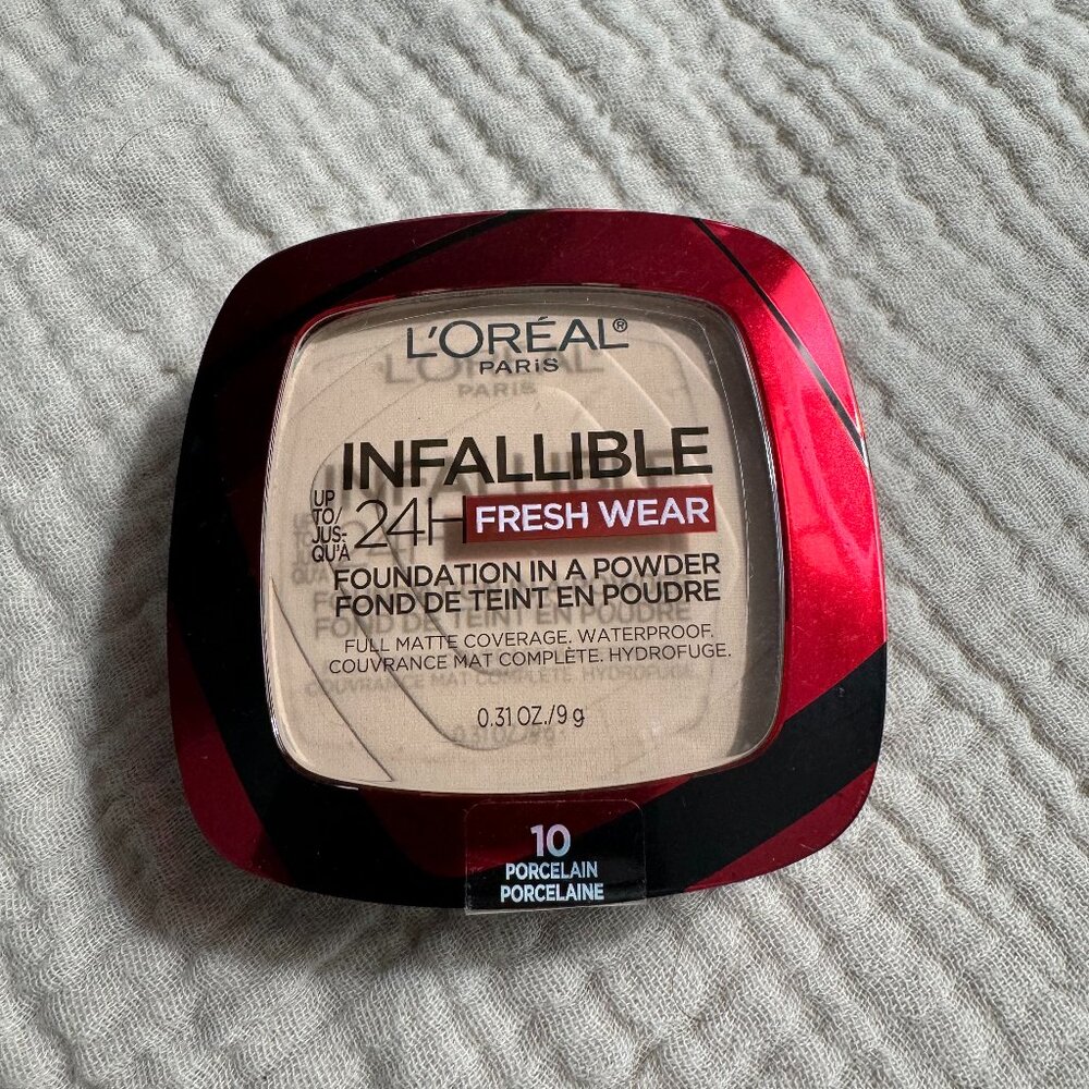 Loreal Infallible 24 Hour Fresh Wear Foundation in a Powder